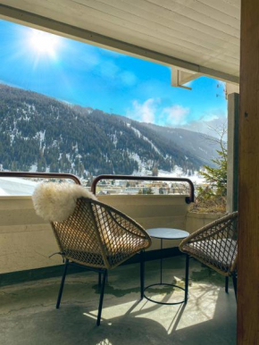 Wunderstay Alpine 403 Centric Studio Balcony/View